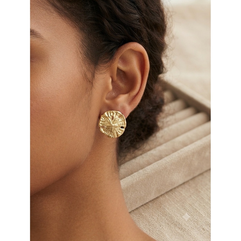 Vintage Gold Tone Sand Dollar Clip On Earrings Nautical Beach Coastal Studs